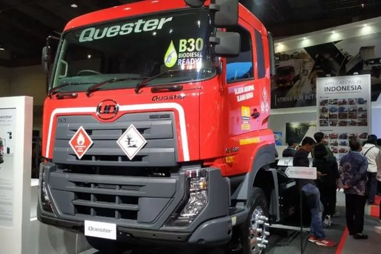 UD Trucks memajang Quester di arena GIICOMVEC 2020 di Jakarta, Kamis (5/3/2020). [Suara.com/Manuel Jeghesta Nainggolan]