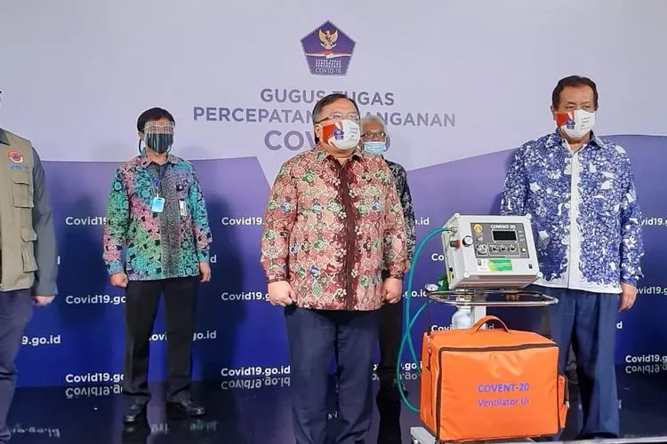 UI menyumbangkan ventilator untuk penanganan Covid-19