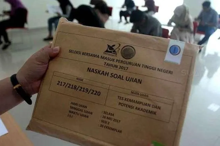 Sebagai ilustrasi: Ujian Seleksi Bersama Masuk Perguruan Tinggi Negeri (SBMPTN) 2017 di Universitas Negeri Jakarta, Selasa (16/5). (dok Suara.com)
