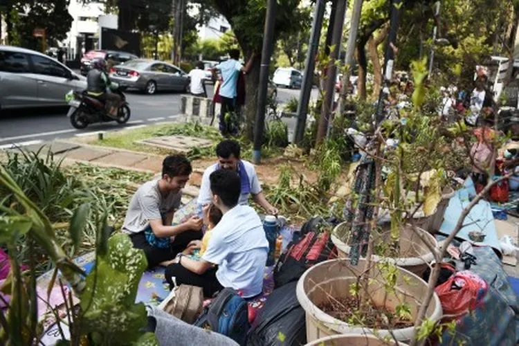 Para pencari suaka berdemo di depan Kantor UNHCR. (Antara)