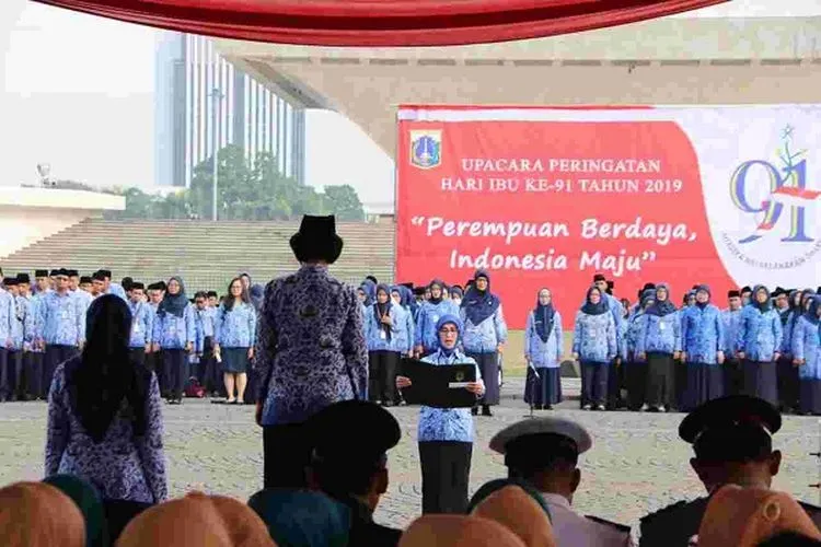 Pemprov DKI Jakarta menggelar Peringatan Hari Ibu (PHI) ke-91 di Silang Selatan Monas, Jakarta Pusat, pada Senin (23/12/2019) pagi.  (Ayojakarta.com/Aprilia Rahapit)