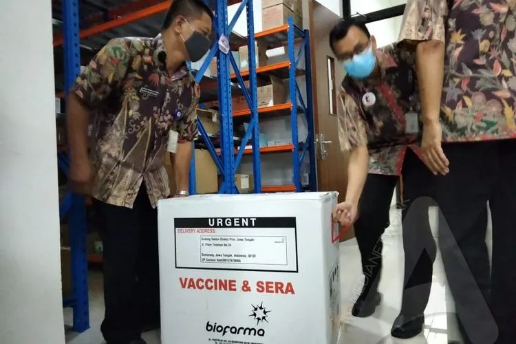 10.609 vaksin sudah tiba di Kota Solo, Jawa Tengah, Selasa (12/1/2021), malam. (Ayojakarta/Budi Cahyono)
