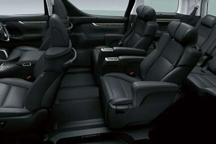 Interior Toyota Vellfire yang dipasarkan di Indonesia, dengan style interior sebelum facelift [toyota.astra.co.id].