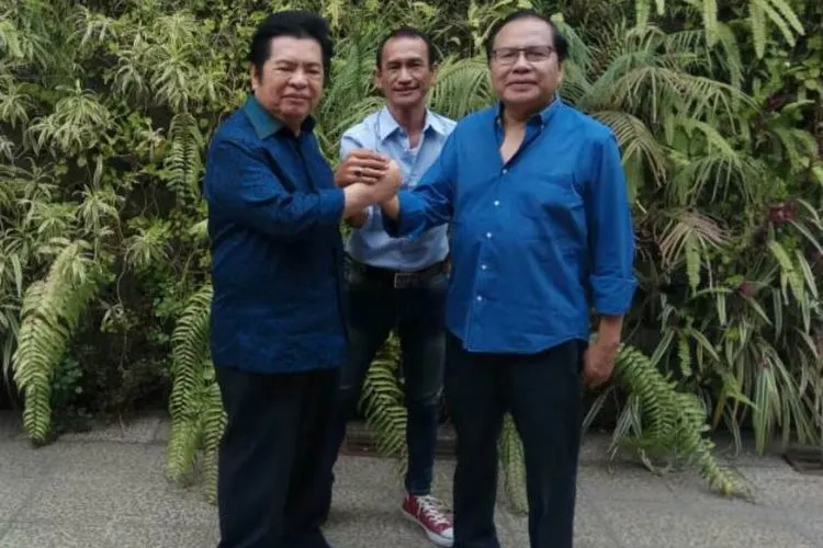 Ventje Rumangkang (kiri), Oddy Karamoy (tengah), dan Rizal Ramli (kanan) (dok pribadi Oddy Karamoy)