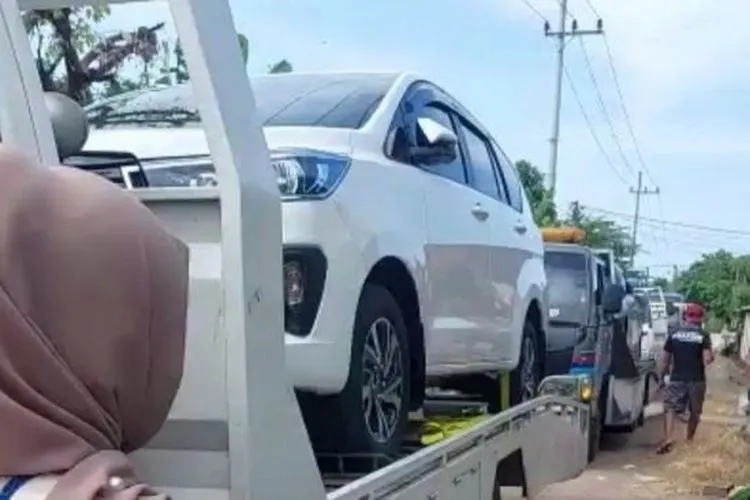 Mobil yang dibeli Warga Tuban datang Serempak