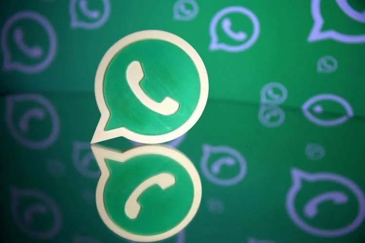 aplikasi chat populer WhatsApp / Foto: REUTERS/Dado Ruvic