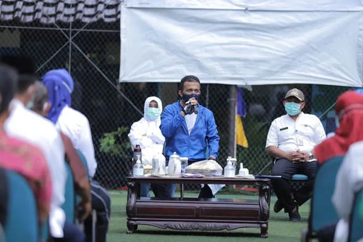 Wali Kota Jakarta Timur, Anwar saat memberikan sosialisasi “Kampung Tangguh Bencana” di Ruang Publik Terbuka Ramah Anak (RPTRA) Cililitan, Kramat Jati/dok: timur.jakarta.go.id