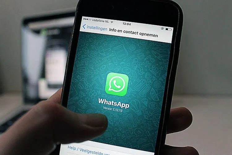 Ilustrasi Whatsapp / Antonbe-Pixabay