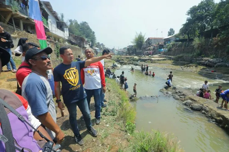 Wali Kota Bogor Bima Arya dalam kegiatan Festival Sungai Ciliwung Bogor, Minggu (1/9/2019). (Husnul Khatimah/Ayobogor.com)