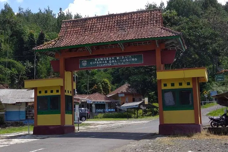 Kawasan wisata Cipanas Gunung Galunggung, Tasikmalaya. (Ayotasik/Irpan Wahab)