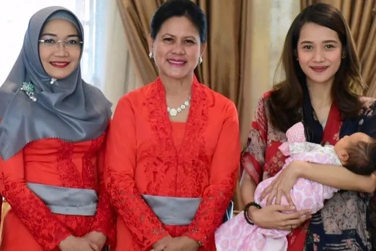 Wurry Maruf Amin, Iriana Joko Widodo dan Gista Putri/Instragram