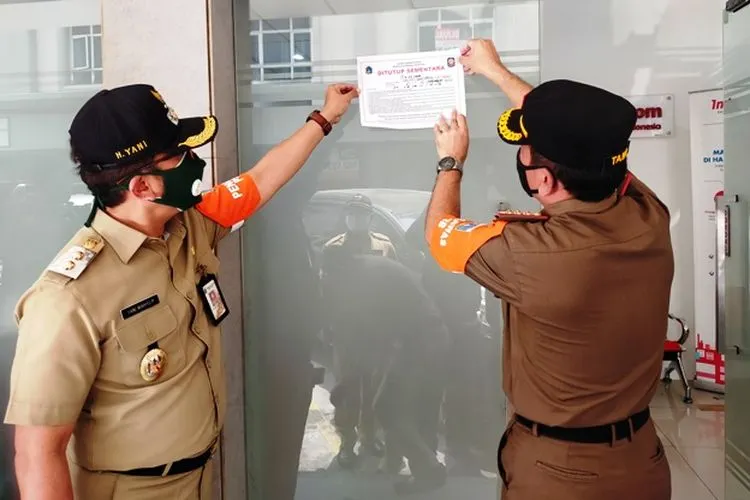 Pemerintah Kota Administrasi Jakarta Barat menginspeksi sejumlah perusahaan di Kebon Jeruk / dok