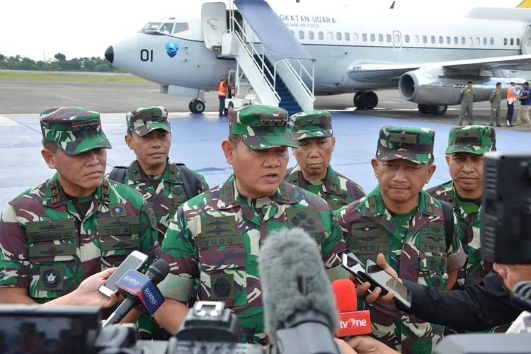 anglima Kogabwilhan I Laksdya TNI Yudo Margono di Lanud Halim Perdana Kusuma, Jakarta Timur, Jumat (3/1/2020). (Kabidpenum Puspen TNI, Kolonel Sus Taibur Rahman)