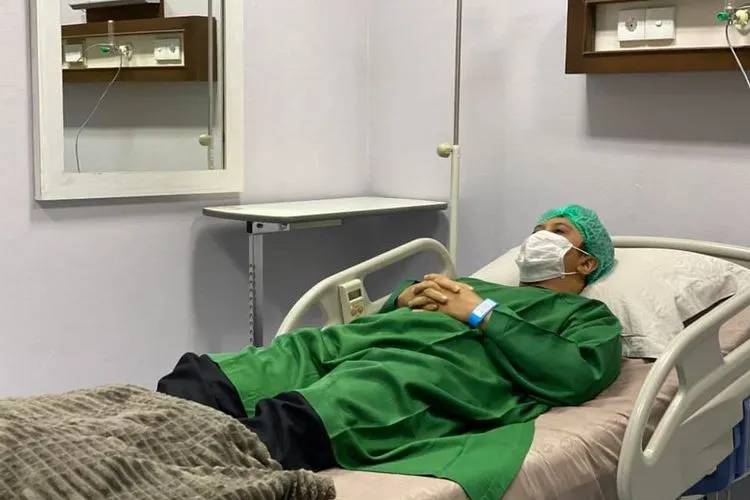 Ustadz Yusuf Mansur terbaring di rumah sakit/Facebook yusuf mansur official