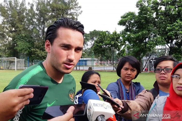 Ezra Walian (Antara)