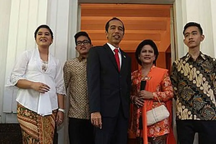 Presiden Joko Widodo bersama keluarga