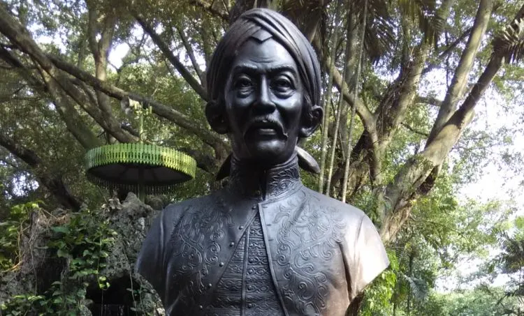Patung Raden Saleh di Taman Margasatwa Ragunan.