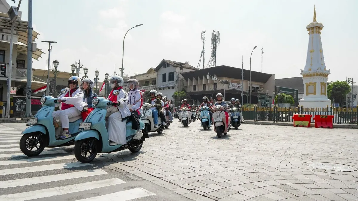 Generasi muda riding bareng Grand Filano SOTR 3, jelajah spot bersejarah di 9 kota, sekaligus rayakan HUT RI ke-80 dengan penuh gaya.