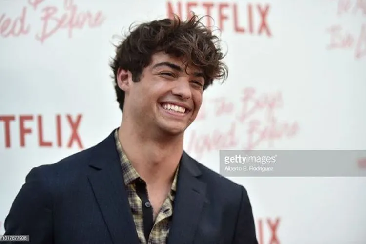 Noah Centineo (Antara)