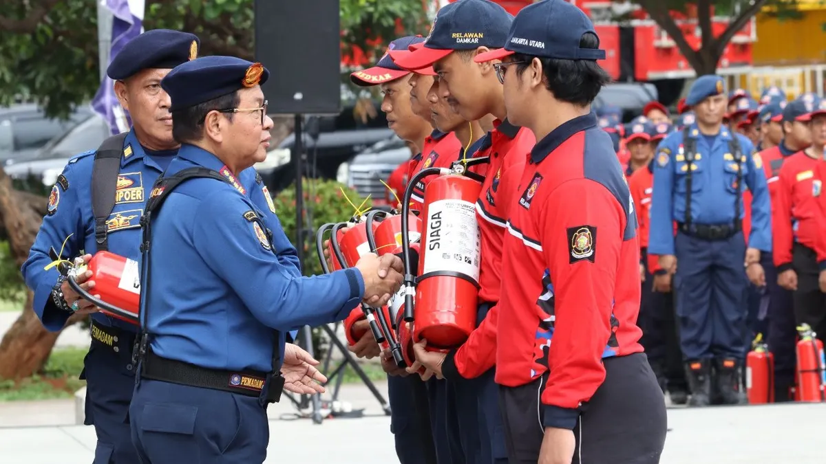 Gubernur Jakarta Pramono Anung saat menghadiri apel akbar Damkar DKI Jakarta. (Instagram/@pramonoanungw)