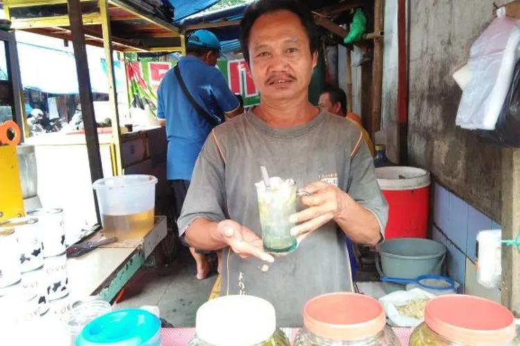Es Pala Pak Ujang, Minuman Legenda Sejak 1949 (ayobogor.com/Husnul Khatimah)