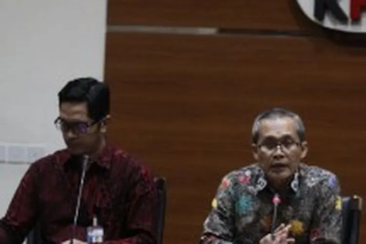 Juru Bicara KPK Febri Diansyah (kanan). (Antara)