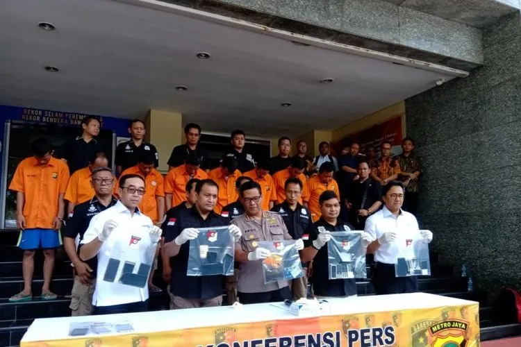 Polisi Ringkus Pelaku Penggelapan 53 Mobil