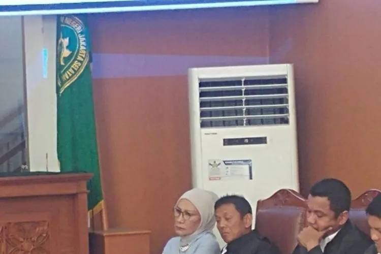 Ratna Sarumpaet terdakwa penyeberan berita bohong menghadiri persidangan di PN Jaksel (Foto ANTARA/ Alya Rahma Widyanti)