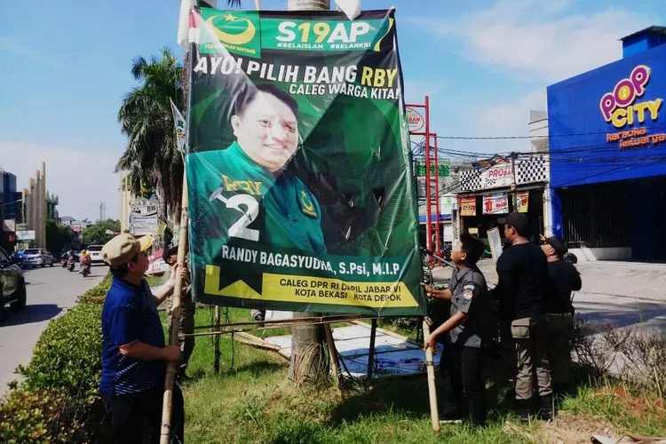 Penurunan APK di masa tenang pemilu, Minggu (14/4/2019). (Dok. Panwascam Bekasi Selatan).