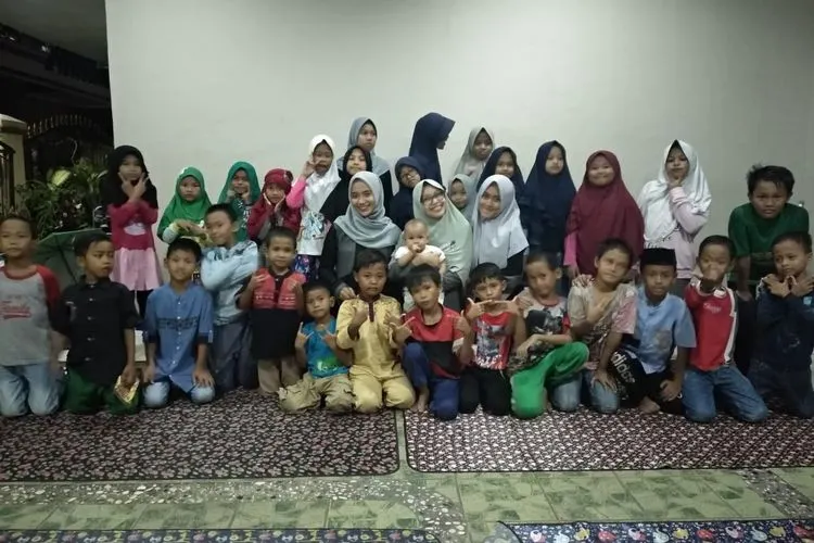 Ramadan, Kelompok Lingkar Belajar Edukasi Pentingnya Berbagi. (ayobogor.com/Husnul K)