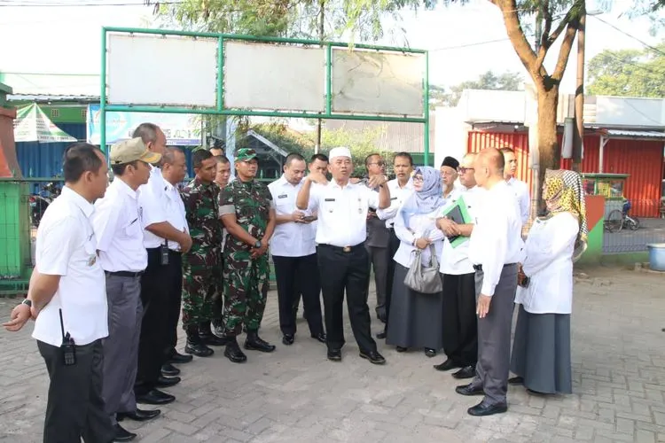 Kunjungan Pemerintah Kota Bekasi ke SDN Bojong Rawalumbu di Jalan Asrama Yonif 202 Tajimalela dalam rangka merger sekolah, Rabu (19/6/2019). (Dok. Humas Setda Kota Bekasi).