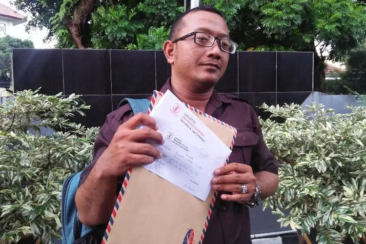 Sedikitnya sebanyak 14 orang warga Kelurahan Katulampa melayangkan somasi ke pengadilan yang ditujukan kepada Pemerintah Kota Bogor dan PT Gunung Swarna Abadi karena akses jalan menuju lahan mereka tertutup imbas pekerjaan interchange jalan tol Jagorawi. (ayobogor.com/Husnul Khatimah)