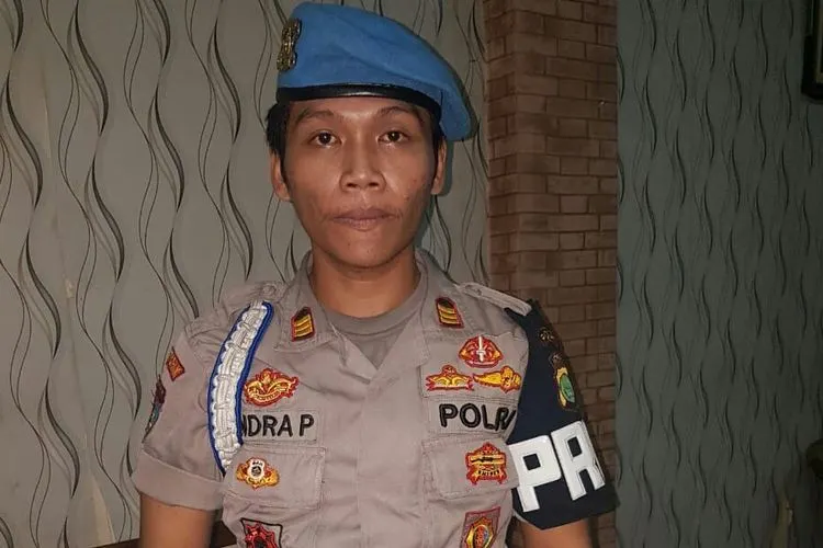 Pelaku penipu yang mengaku polisi provos di Polda Metro Jaya, EYP (26). (Dok. Humas Polres Metro Bekasi Kota)