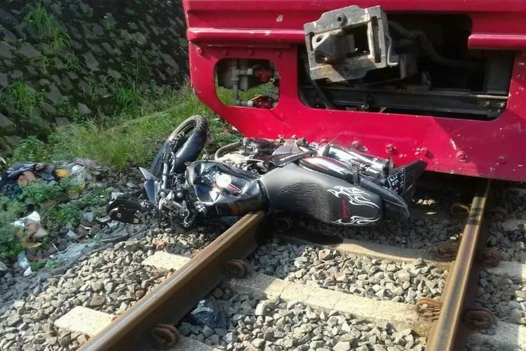 Motor korban terseret sejauh 100 meter (Dok.Polresta Bogor Kota)