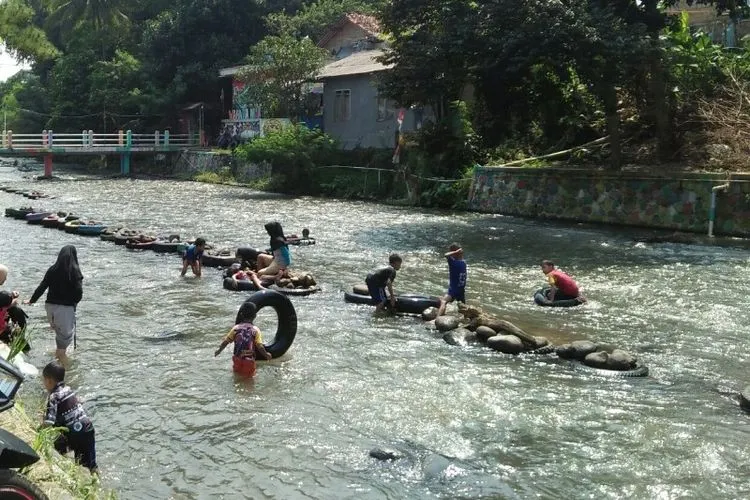 Kampung Warna-Warni Katulampa, Wisata Liburan Sekolah Murah Meriah. (ayobogor.com)