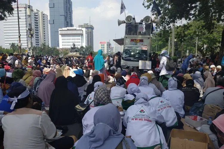 Ilustrasi kumpulan massa dekat Patung Kuda (Antara)