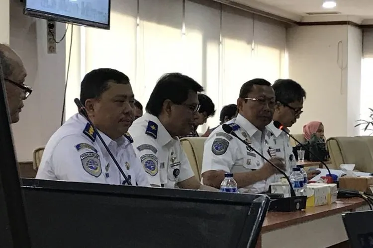 Direktur Jenderal Perhubungan Darat Kementerian Perhubungan Budi Setiyadi dalam konferensi pers di Jakarta, Senin (25/3/2019). (Antara)