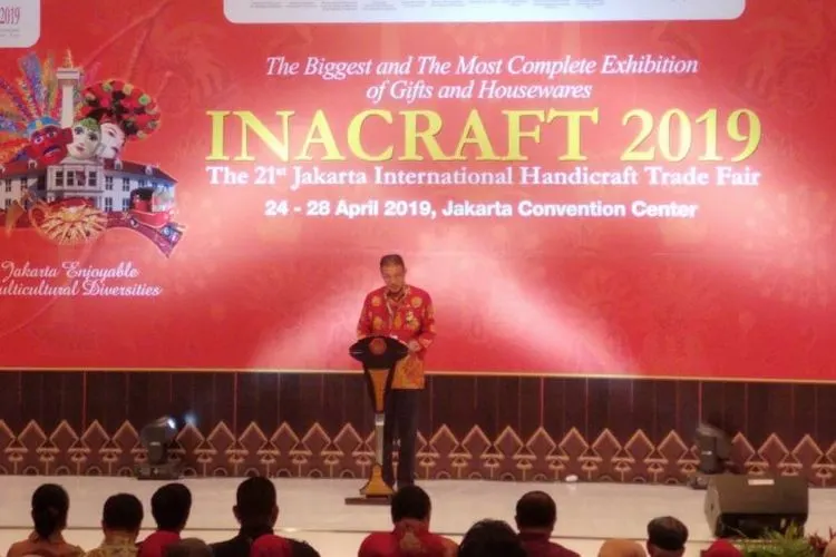 Wakil Ketua Asosiasi Eksportir dan Produsen Handicraft Indonesia (Asephi) Gusmardi Bustami saat pembukaan Inacraft 2019 di Jakarta Convention Center, Rabu (24/4/2019). ANTARA (Agus Salim)