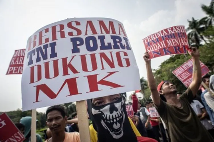 Ilustrasi--Massa yang tergabung dalam Jaringan Muda Muslim Jayakarta (JMMJ) melakukan unjuk rasa di kawasan Monas, Jakarta, Kamis (13/6/2019). Aksi tersebut sebagai bentuk dukungan bagi TNI, Polri dan Mahkamah Konstitusi (MK) untuk tetap netral dan bersatu menjaga keutuhan NKRI. ANTARA FOTO/Aprillio Akbar/wsj.
