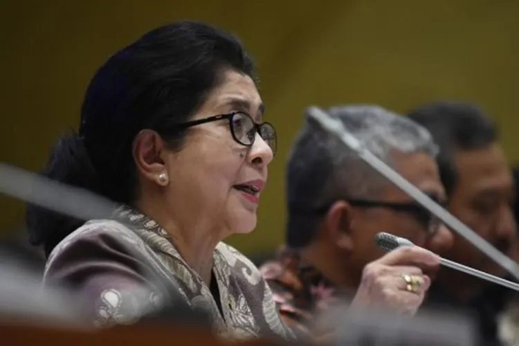 Menteri Kesehatan Nila F Moeloek