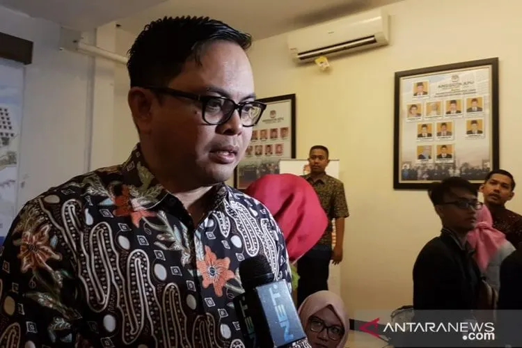 Komisioner KPU Viryan Aziz ketika ditemui awak media di Jakarta, Jumat (12/4/2019) (Prisca Triferna)