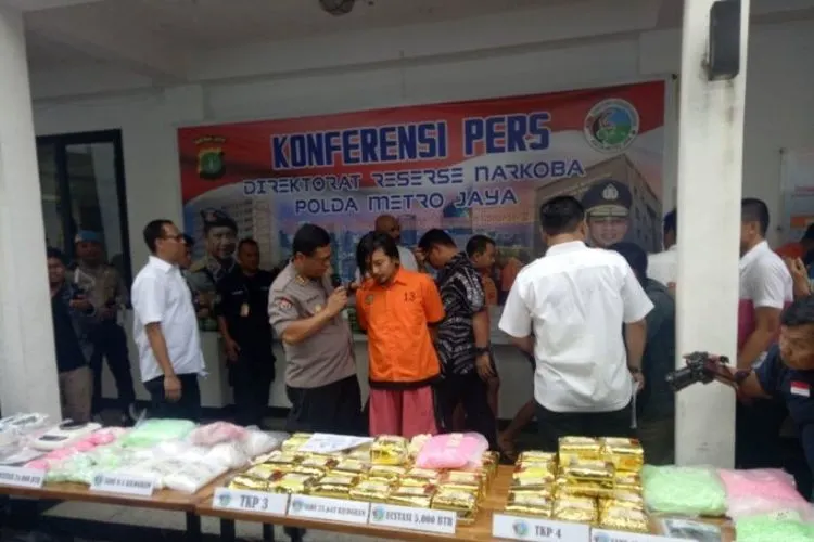 Zul Zivilia tertangkap sebagai pengedar. (Antara)