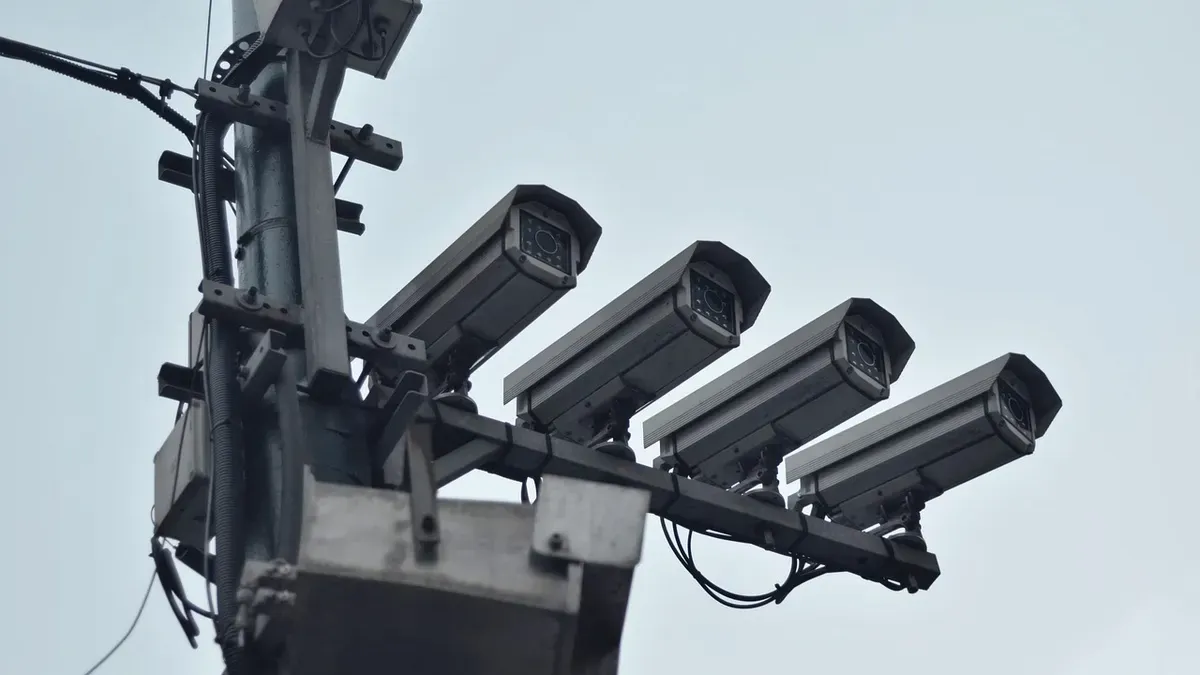 Ilustrasi. Diskominfo tegas akan berikan hukuman bagi oknum perusak CCTV Pejompongan ketika aksi demo 25 Agustus 2025. (Sumber: Pixabay | Foto: Pixabay)