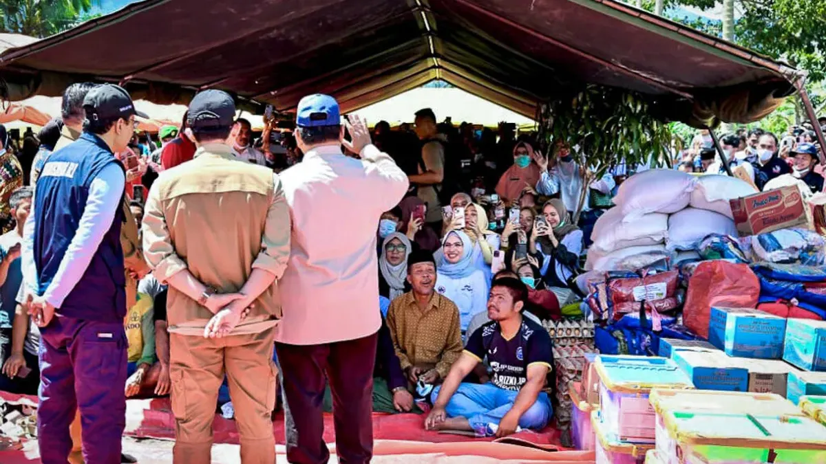 Presiden Prabowo Subianto akhirnya meninjau wilayah banjir-longsor di beberapa wilayah terdampak di Pulau Sumatera pada Senin, 1 Desember 2025. (Sumber: setkab.go.id | Foto: setkab.go.id)