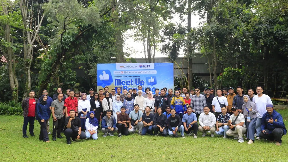 Indonesia Social Media Network (ISMN) Meet Up Bandung 2025 gagasan Ayo Media Network yang digelar di Nara Park, Selasa, 2 Desember 2025. (Sumber: Ayobandung.com/ Irfan Al-Faritsi | Foto: Ayobandung.com/ Irfan Al-Faritsi)