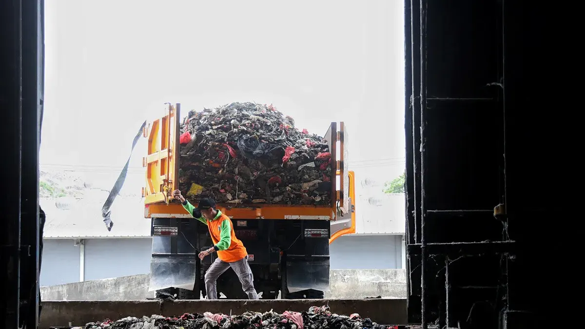 Pembangunan proyek Pembangkit Listrik Tenaga Sampah (PLTSa) di Bantargebang, Bekasi, Jawa Barat akan segera dilakukan. (Sumber: Beritajakrta.id | Foto: Beritajakarta.id)