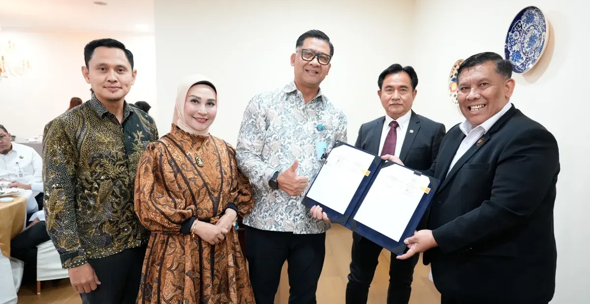 bank bjb menandatangani MoU dan PKS dengan Kemenko Kumham Imipas sebagai penguatan sinergi layanan keuangan.