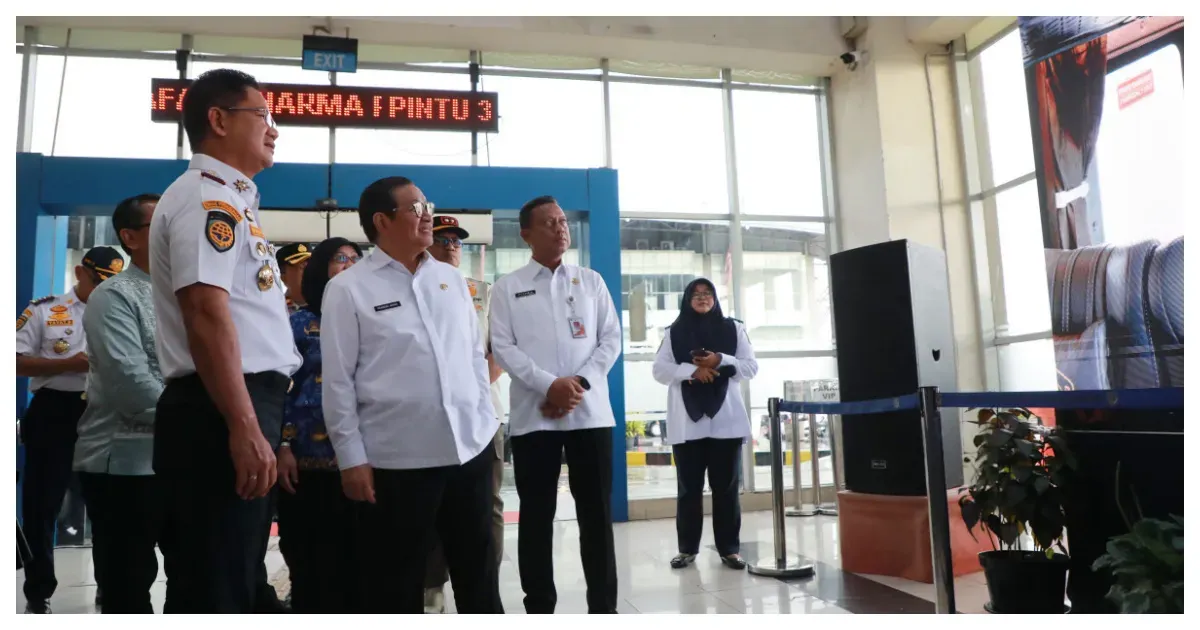 Gubernur Pramono Anung Tinjau Kesiapan Angkutan dan Fasilitas Umum Jelang Nataru (Sumber: beritajakarta.id/ Reza Pratama Putra)