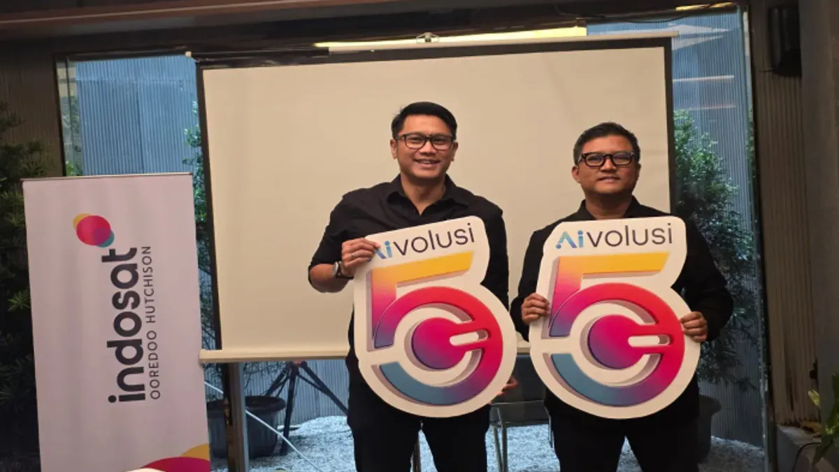 (Kiri-kanan) SVP Head of Region Inner Jakarta, Shatya Framudia dan Fahroni Arifin, SVP-Head of Marketing Circle Jakarta Raya Indosat Ooredoo Hutchison. (Dok Indosat Ooredoo Hutchison)