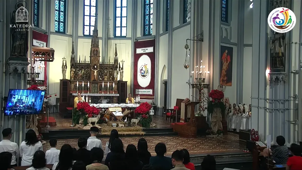 Ketentuan ini berlaku bagi umat yang sudah melakukan registrasi maupun yang hadir langsung di kawasan Katedral Jakarta pada 24–25 Desember 2025. (Sumber: YouTube Gereja Katedral | Foto: YouTube Gereja Katedral)